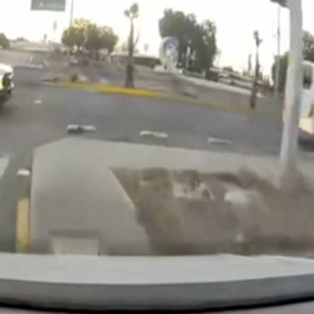 Conductor se Queda Dormido y Choca Contra Camioneta en la Carretera de Apaseo el Grande
