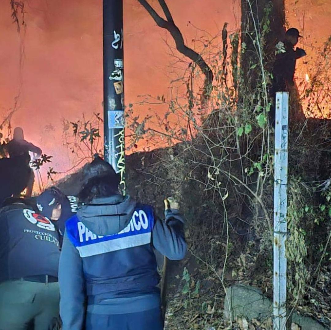 Alertan a Habitantes de Ocuilan, Edomex, de Posible Desalojo por Incendio Forestal