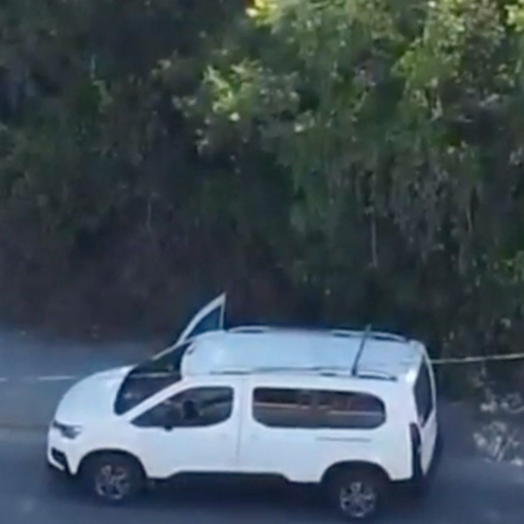 Una persecución y balacera dejó como saldo un hombre sin vida al interior de una camioneta