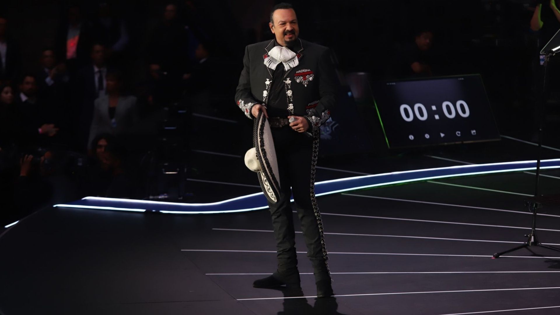 El cantante Pepe Aguilar publicó hoy 29 de marzo de 2024 el sencillo Corazón a medio día