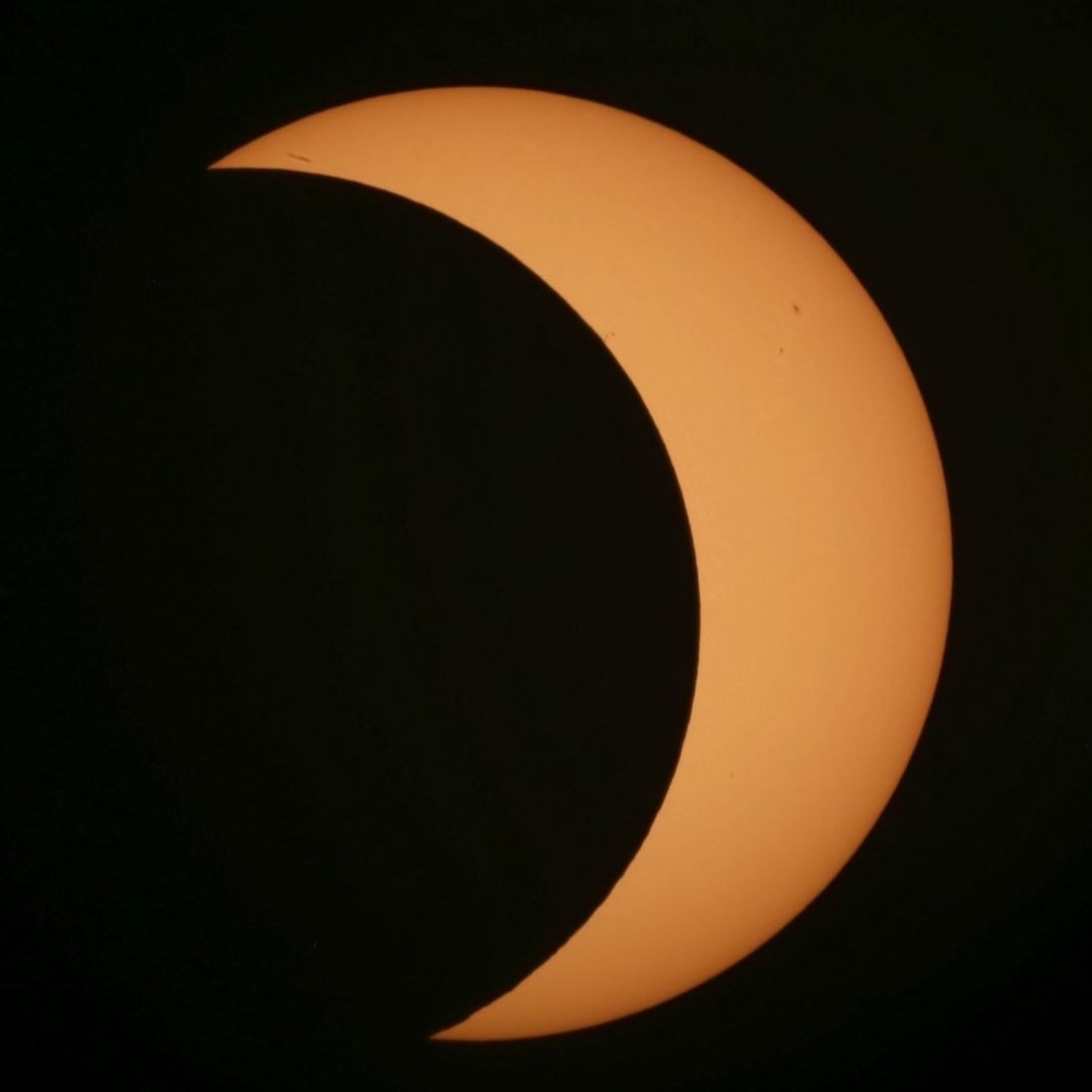Podcast N+ | Eclipse Solar Total, Escáneres Corporales en Metro de NY y Agenda Cultural