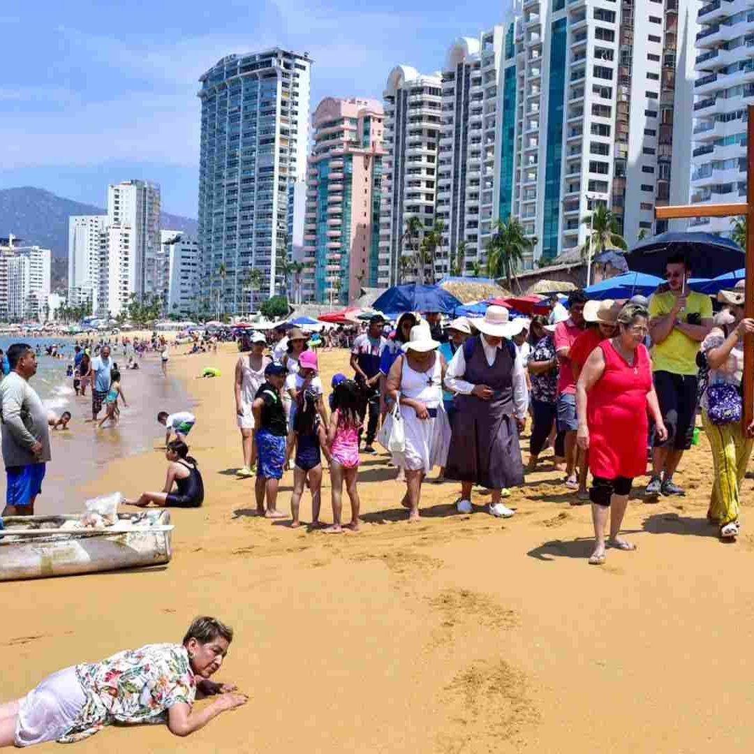 Acapulco se llena de vacacionistas en Semana Santa tras 5 meses de huracán Otis