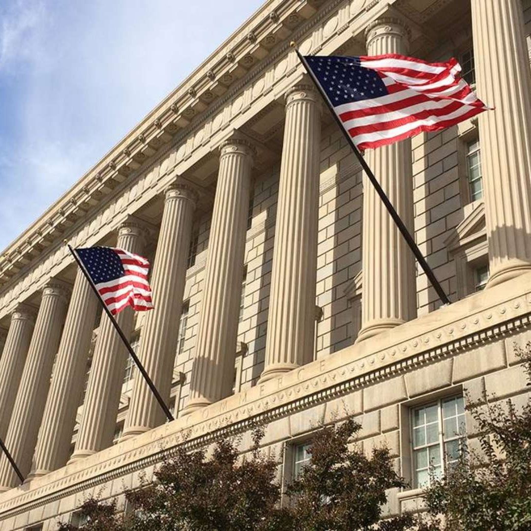 Entran en Vigor Nuevos Aranceles de Estados Unidos a Decenas de Países