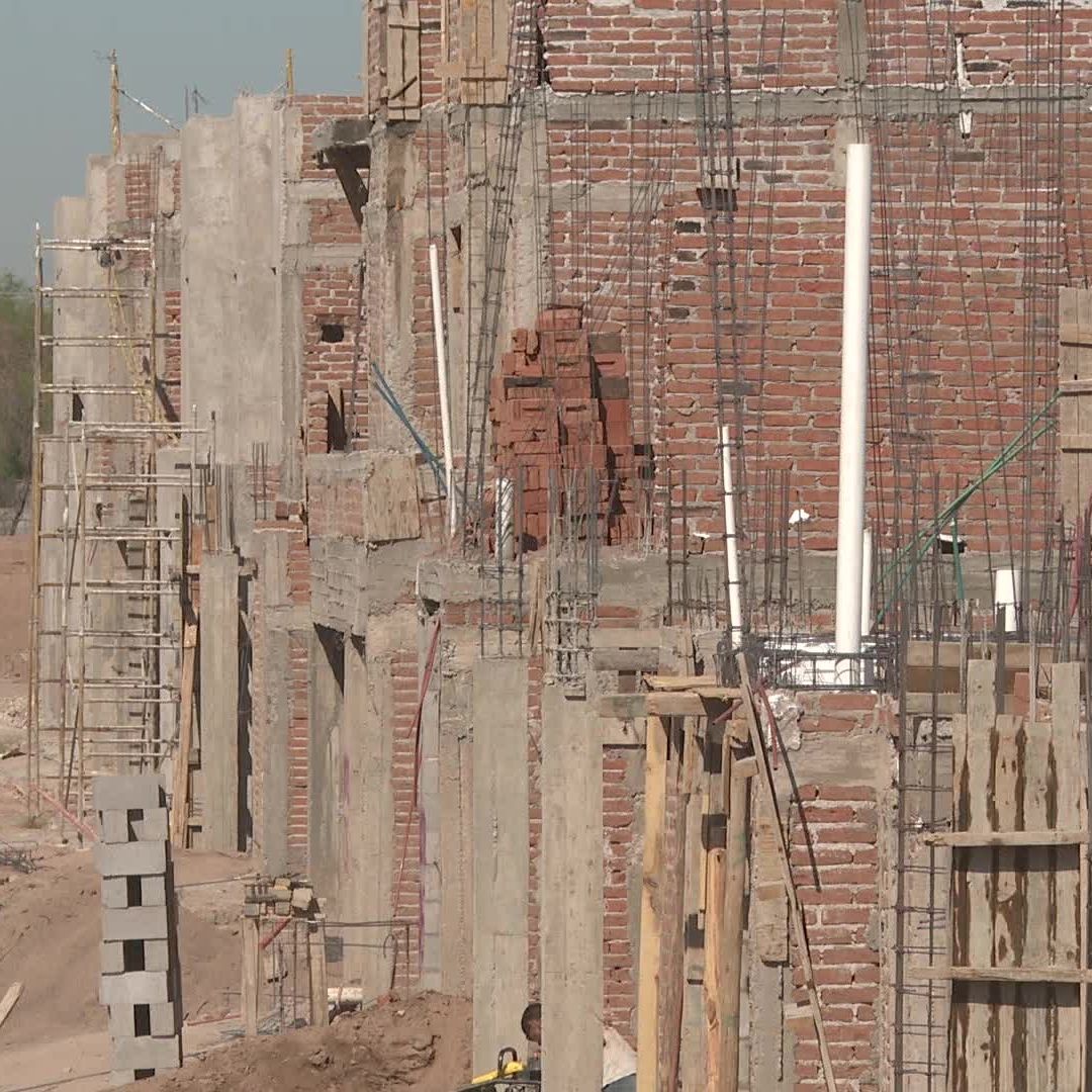 Trabajador de la Construcción Cae en Fosa de Cuatro Metros de Profundidad en Hermosillo