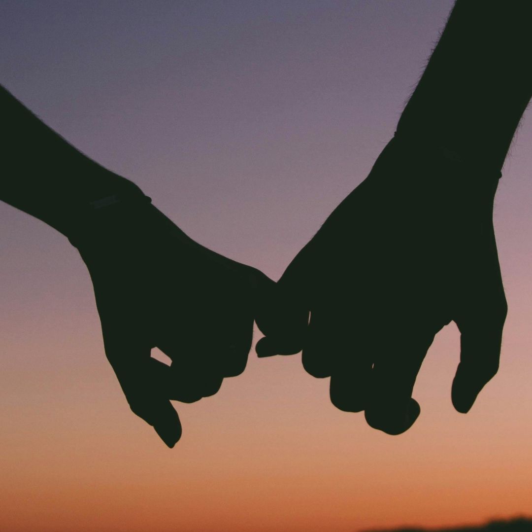 ¿Cuál es la Teoría de Abril en Parejas? El Mes que Muchos Esperan Para Fortalecer Relaciones