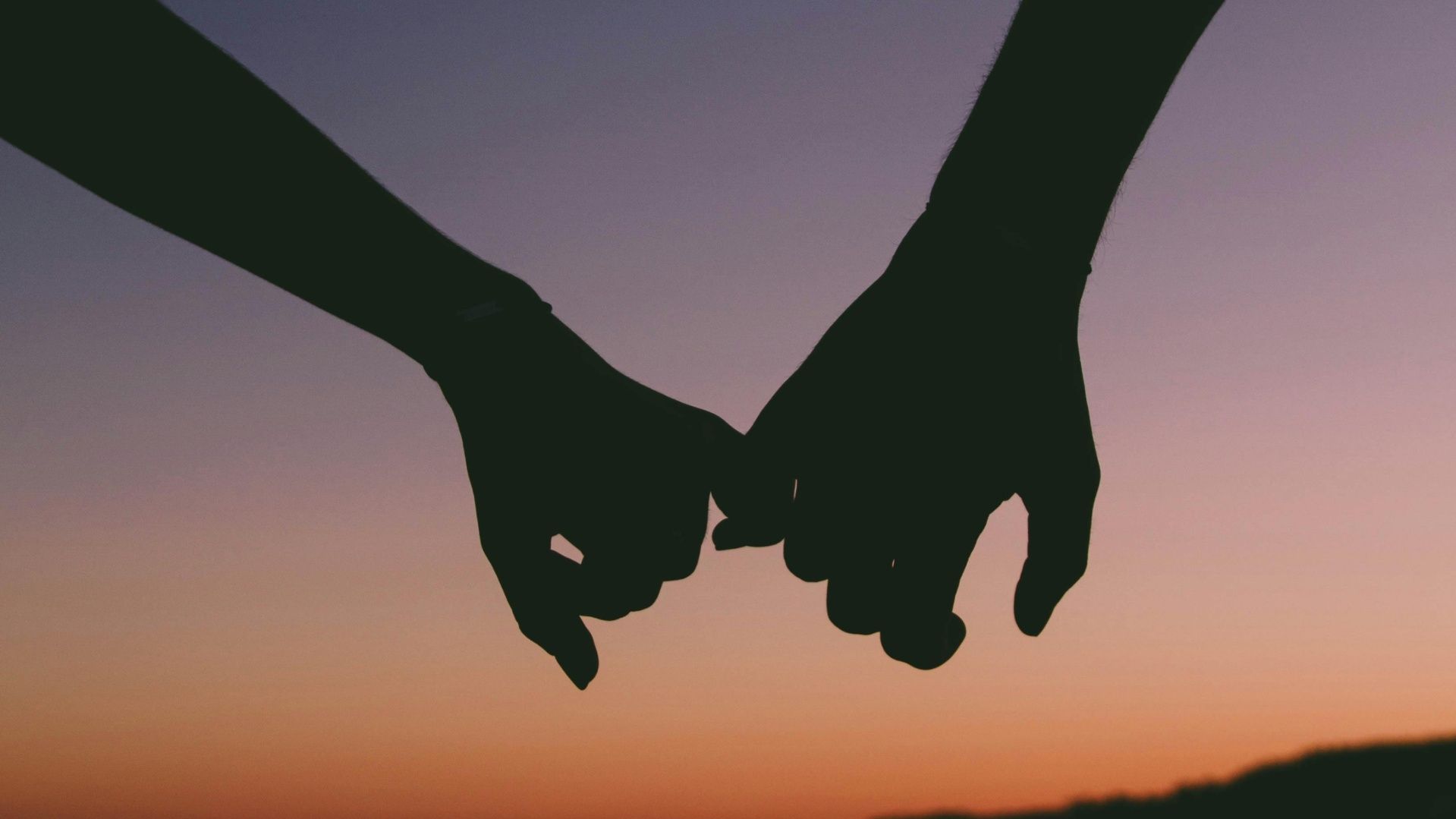 ¿Cuál es la Teoría de Abril en Parejas? El Mes que Muchos Esperan Para Fortalecer Relaciones
