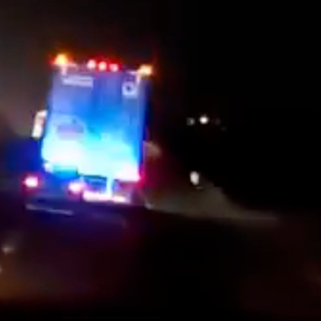 Auto Particular con Luces de Patrulla Intenta Detener y Asaltar Tráiler en Autopista Puebla-Orizaba
