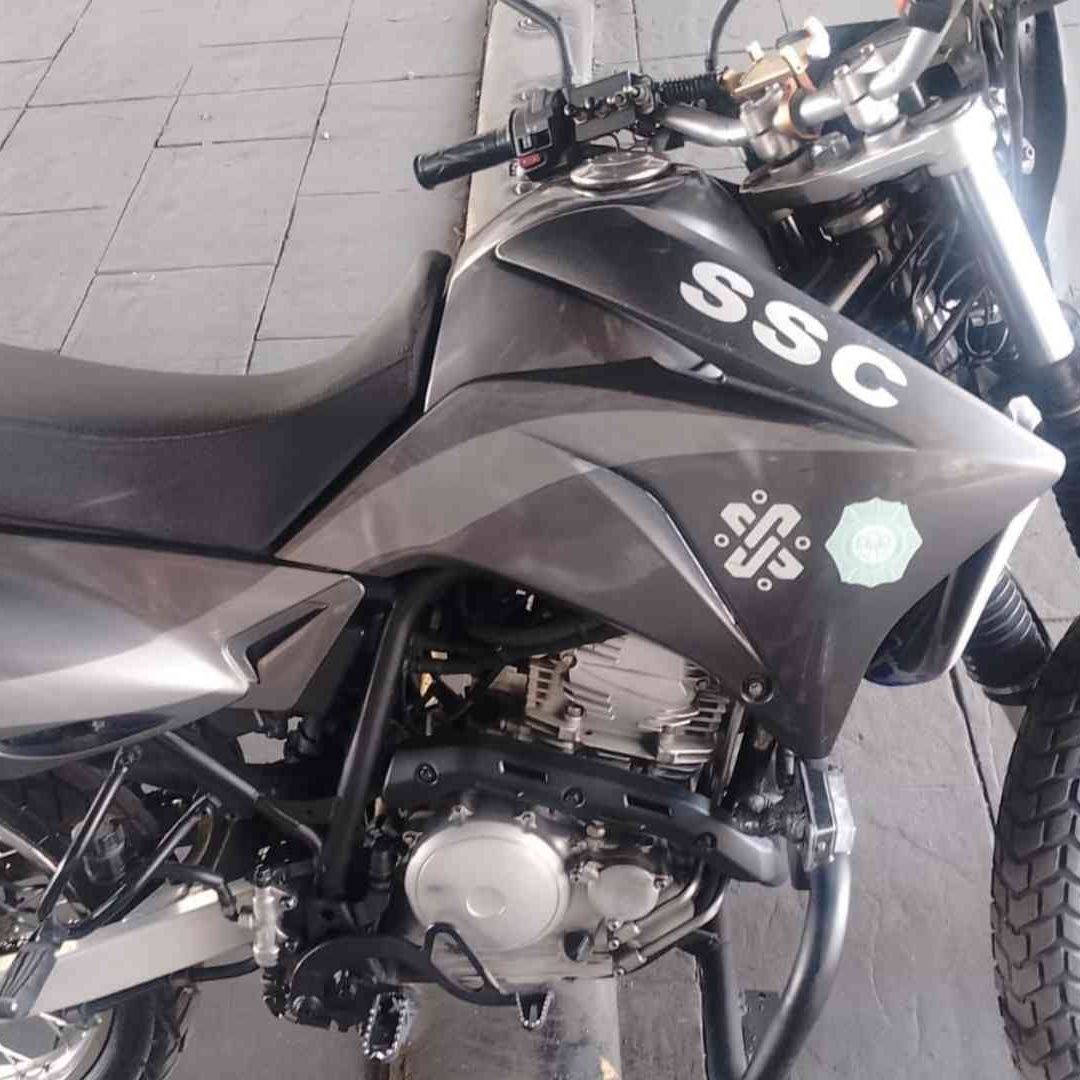 Detienen a falso policía en CDMX