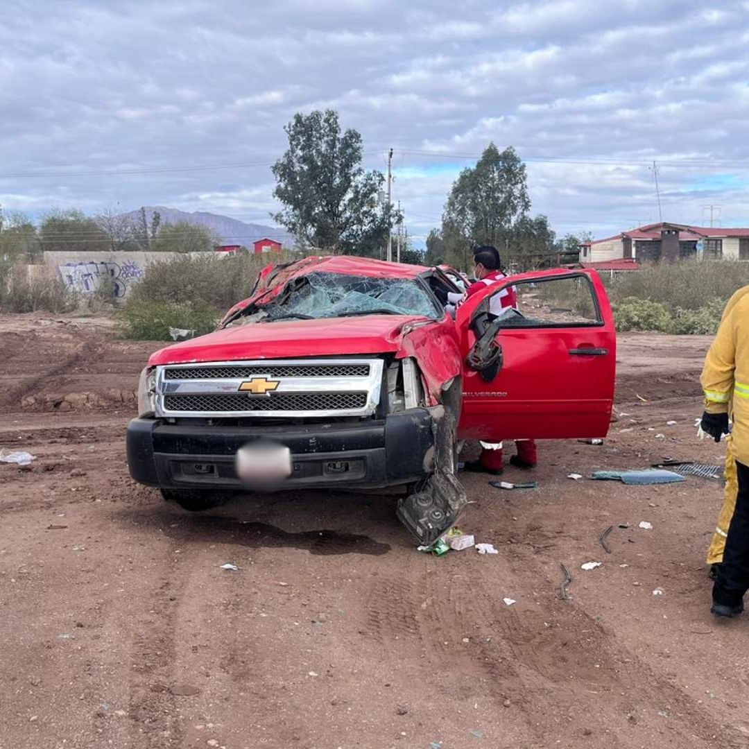 Volcadura en Carretera Santa Isabel en Mexicali Deja 3 Lesionados