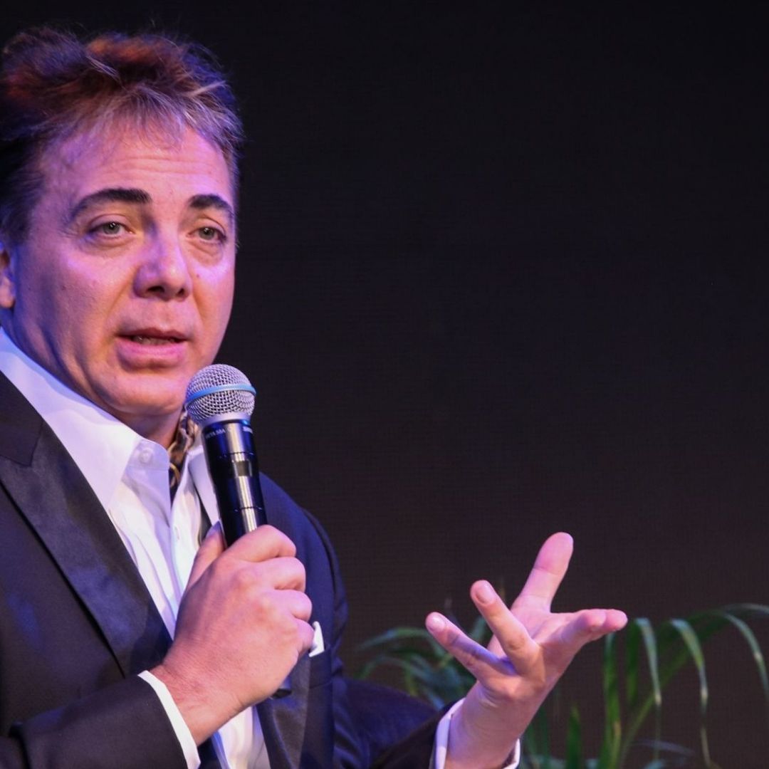 Cristian Castro presume a su nueva novia, Ingrid Wagner