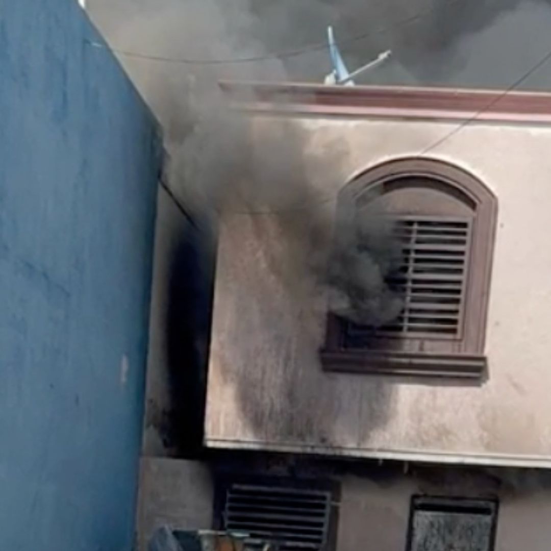 Incendio de casa en la colonia Arcos del Sol