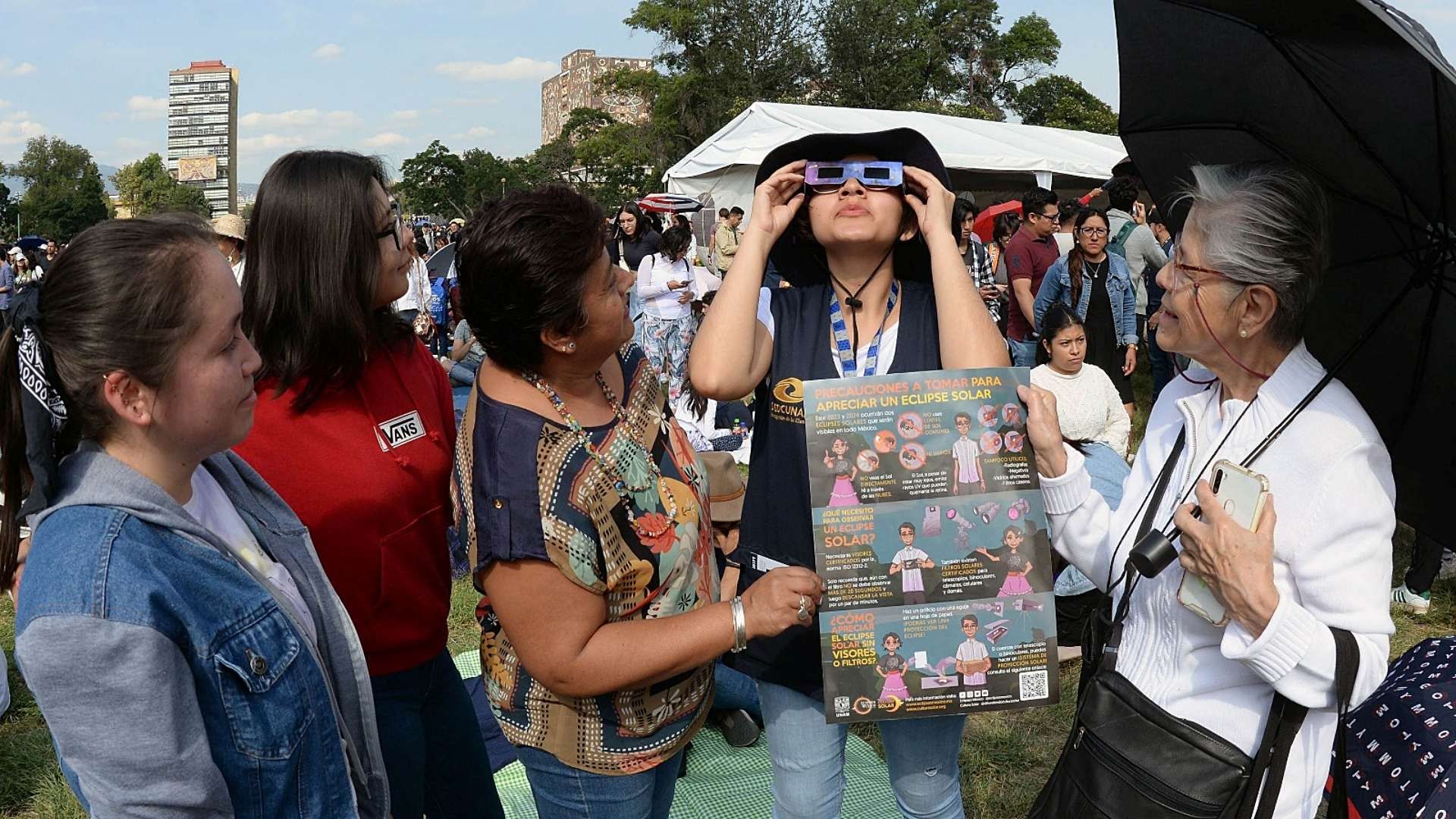 Alertan por Riesgos de Ver el Eclipse Solar 2024 sin Protección