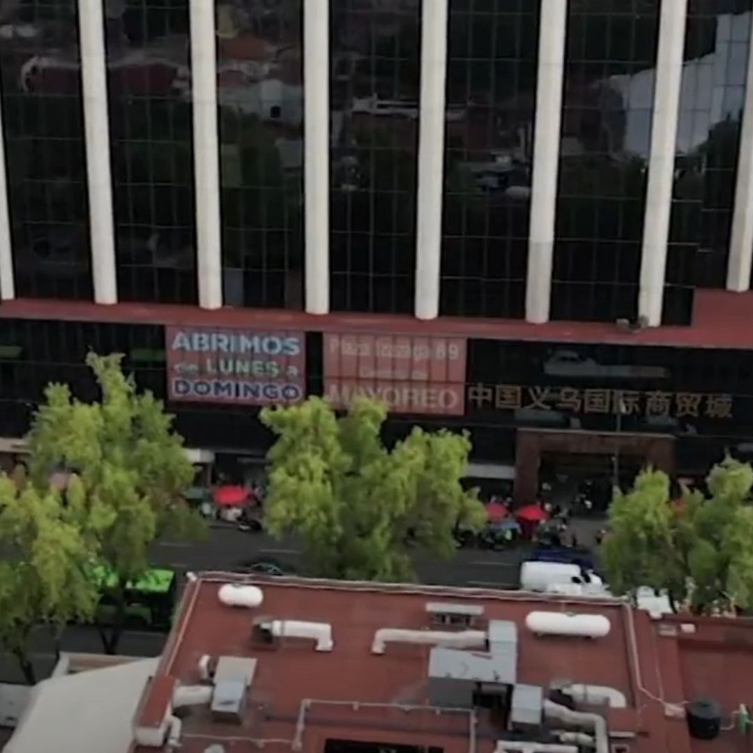 Denuncian Comerciantes de Plaza Izazaga 89 Competencia Desleal de Empresarios Asiáticos