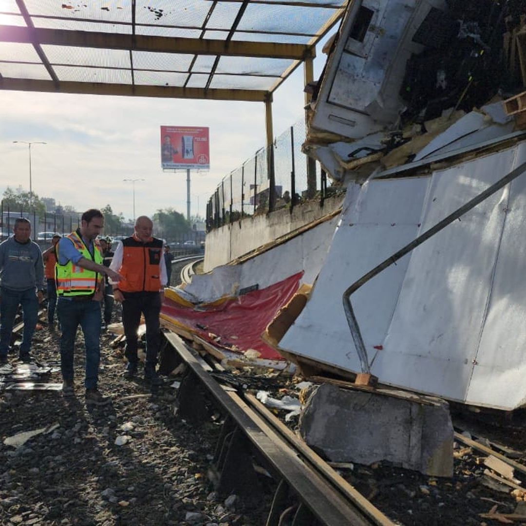 Volcadura de tráiler deja severas afectaciones en Línea 5 del Metro CDMX
