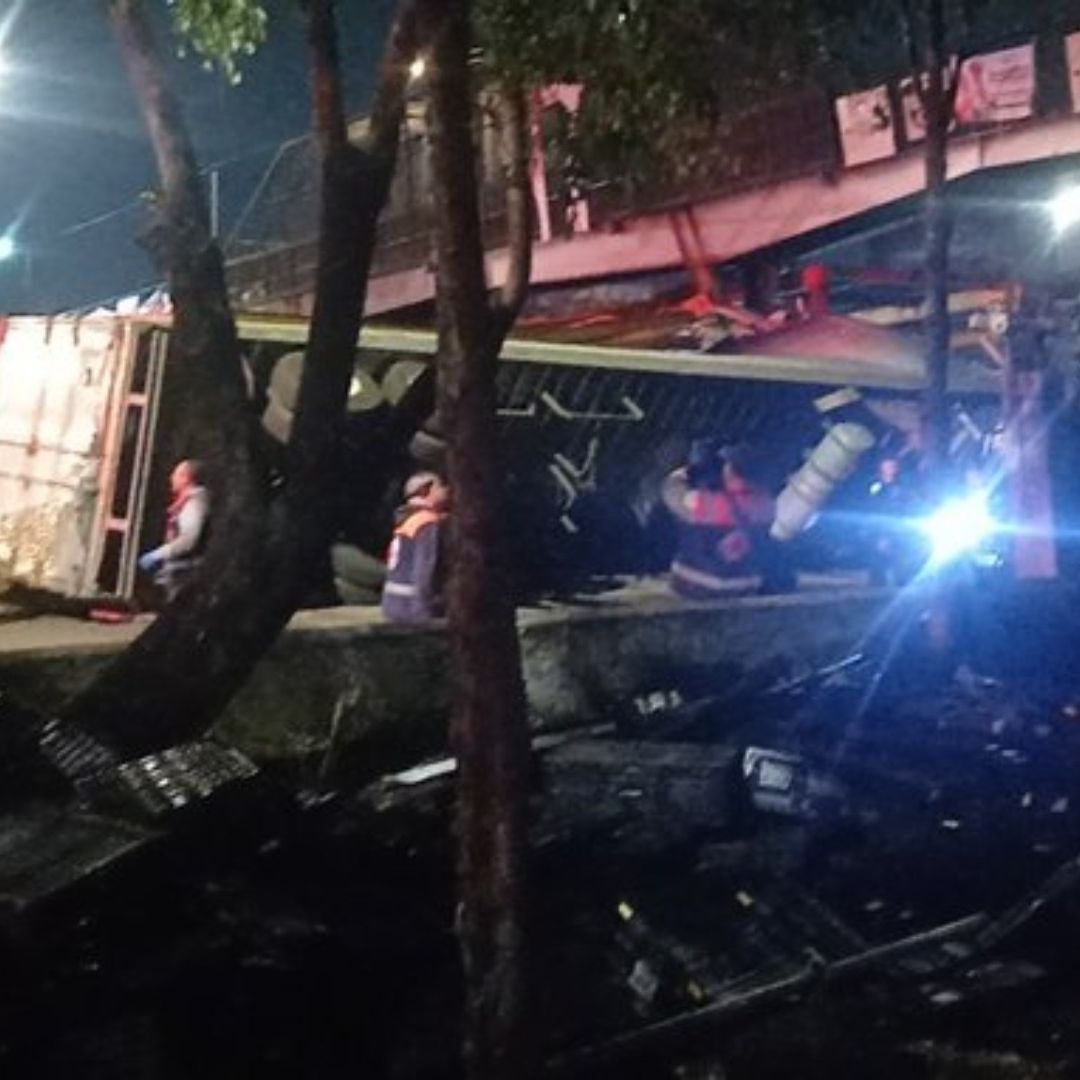 Metro Ofrece Servicio Provisional en Línea 5 tras Volcadura de Tráiler en Circuito Interior