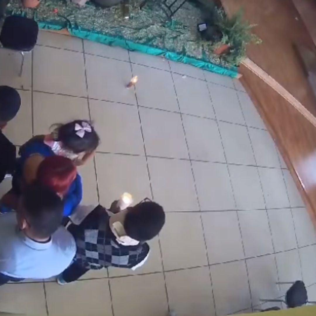 ¿Buen Ejemplo? Captan a Familia Entera Robando el Diezmo en Iglesia