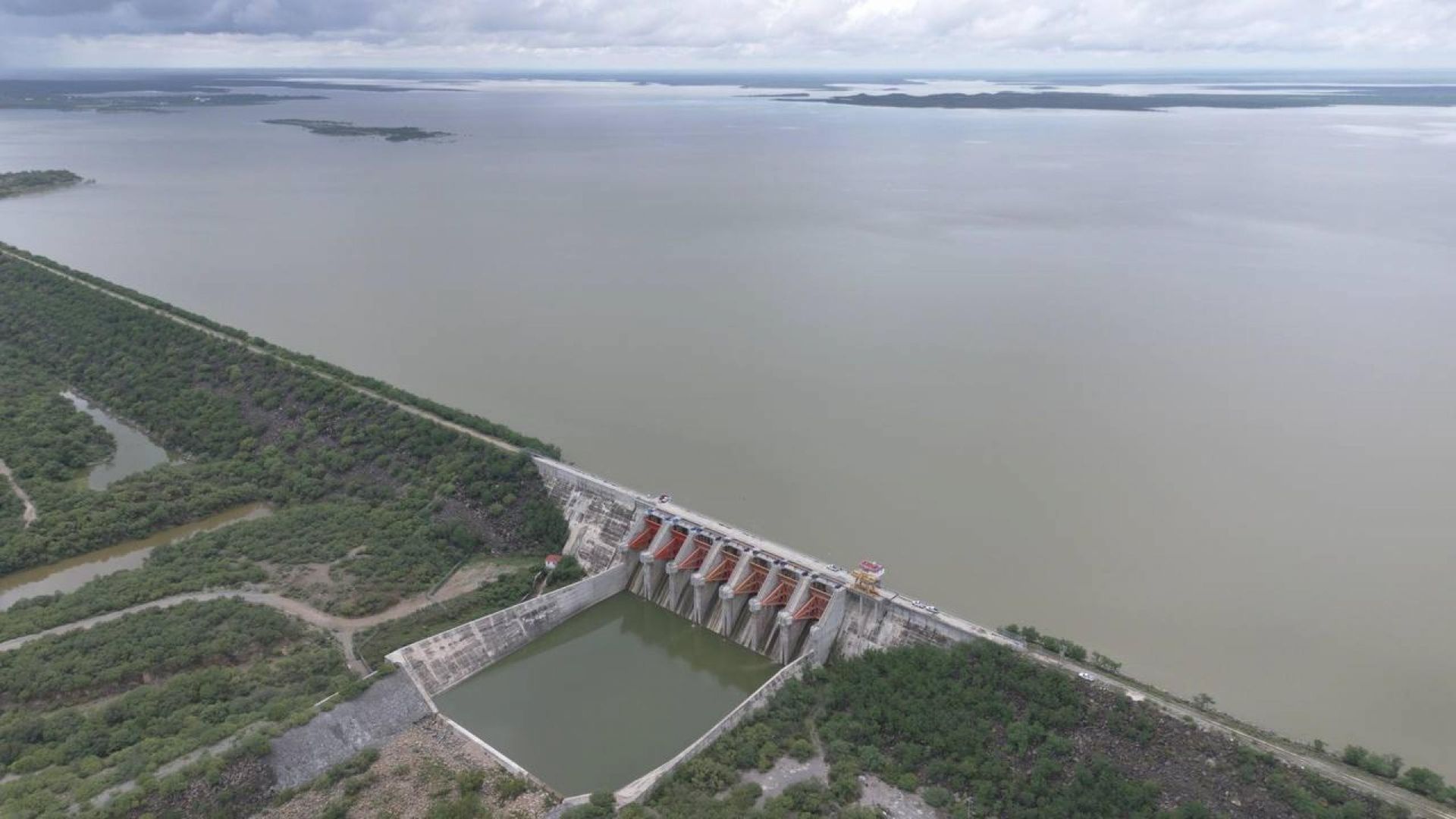 Los secretarios de Agricultura de México y Estados Unidos hablaron sobre el Tratado de Aguas bilateral.