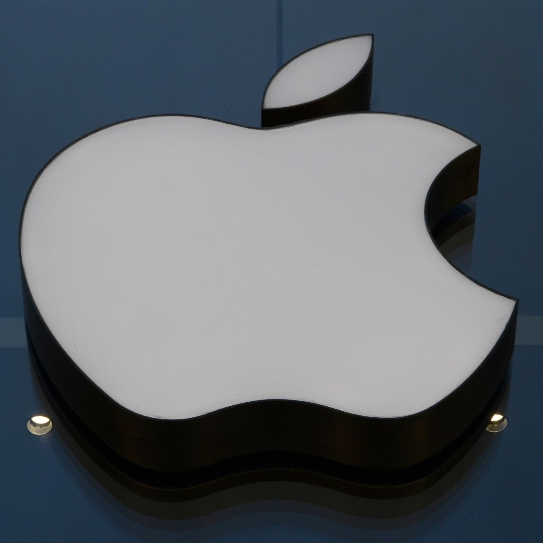 Apple estaría desarrollando un avanzado dispositivo doméstico de mesa que utiliza la robótica para mover una pantalla a gusto del usuario. Foto: AP