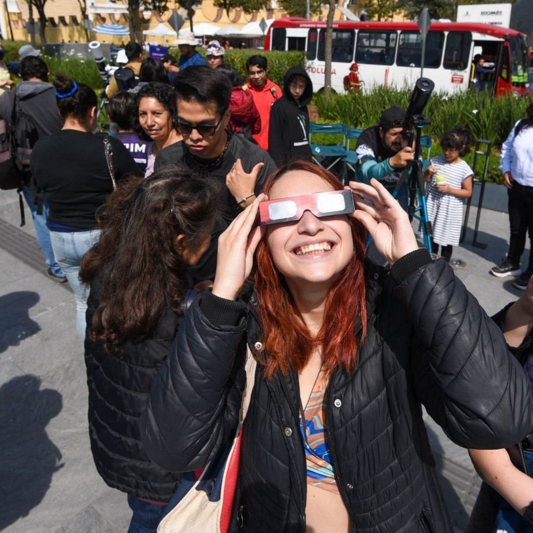 Cómo hacer lentes para ver el Eclipse Solar 2024 este 8 de abril de forma casera