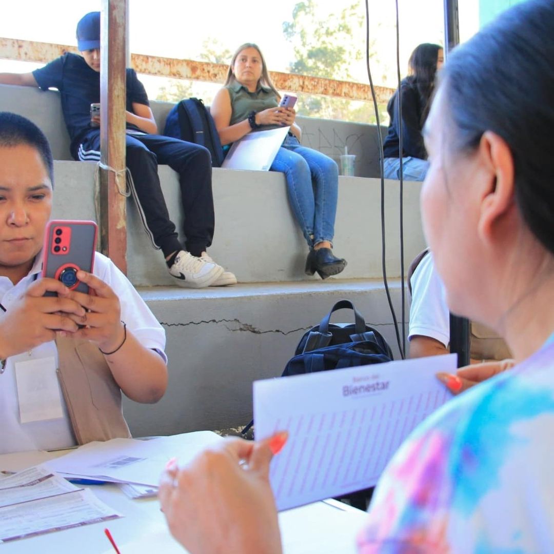 Suspenden pago de becas Benito Juárez y Rita Cetina