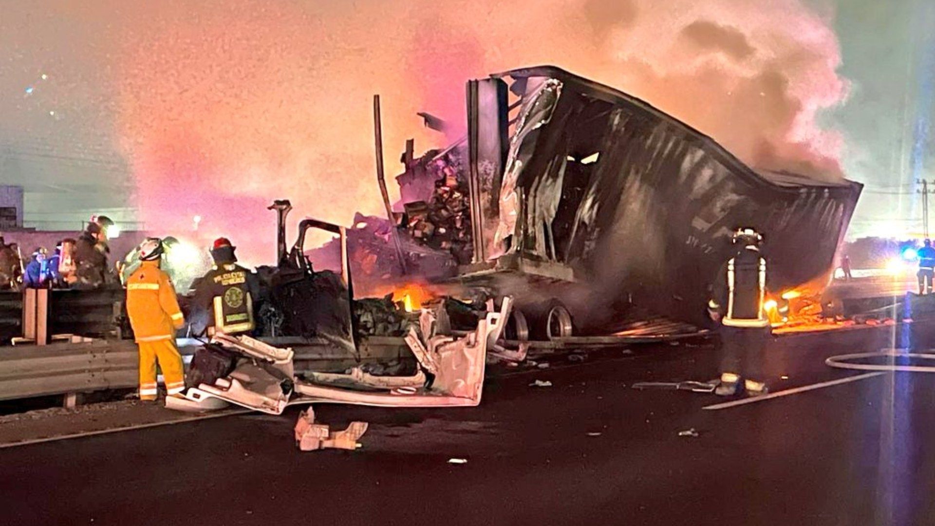 Se Incendia Tractocamión en la Autopista México-Puebla
