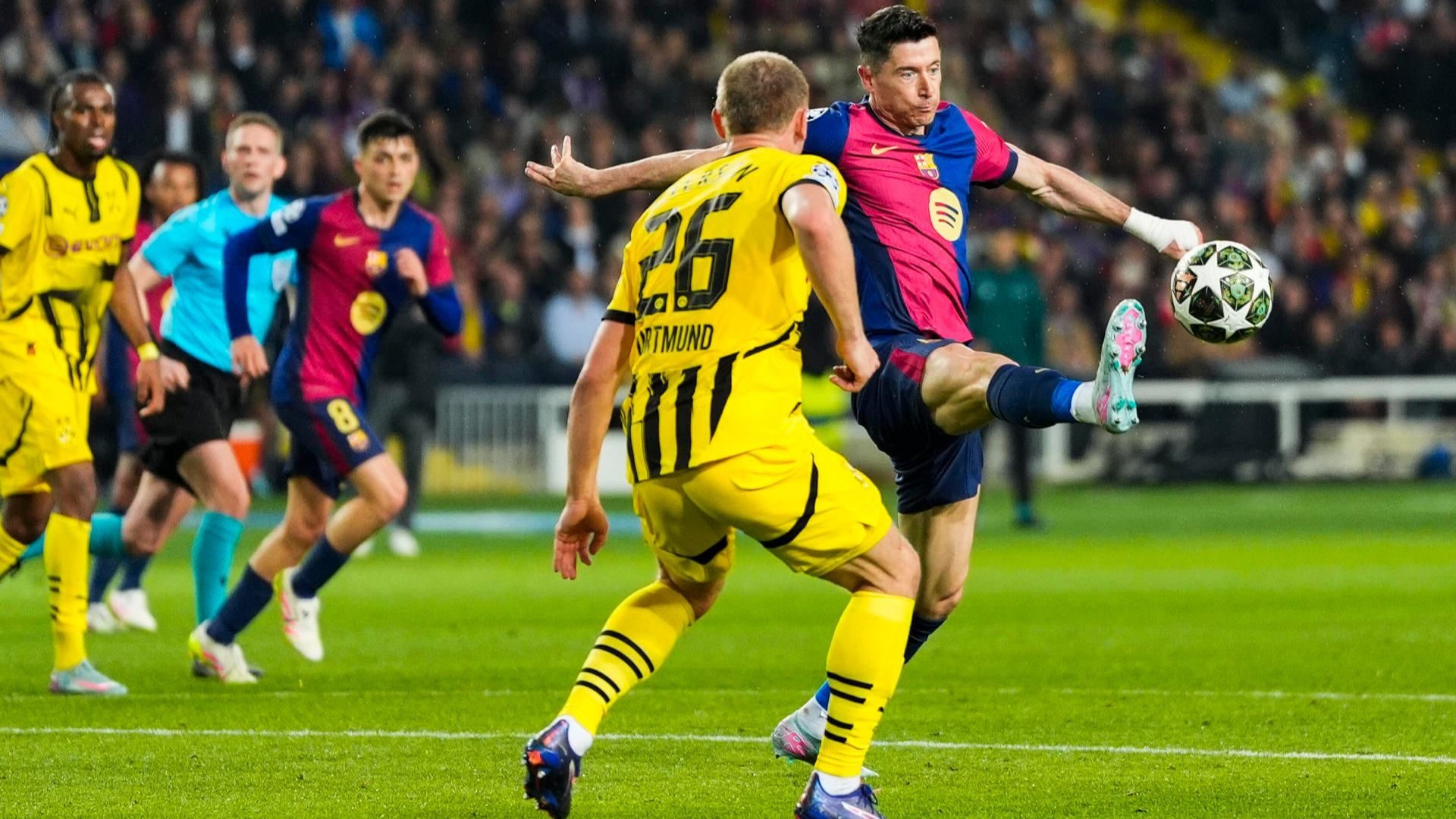 Barcelona llega a casa del Dortmund con la ventaja de los cuatro goles anotados en la ida de cuartos de final en la Champions.