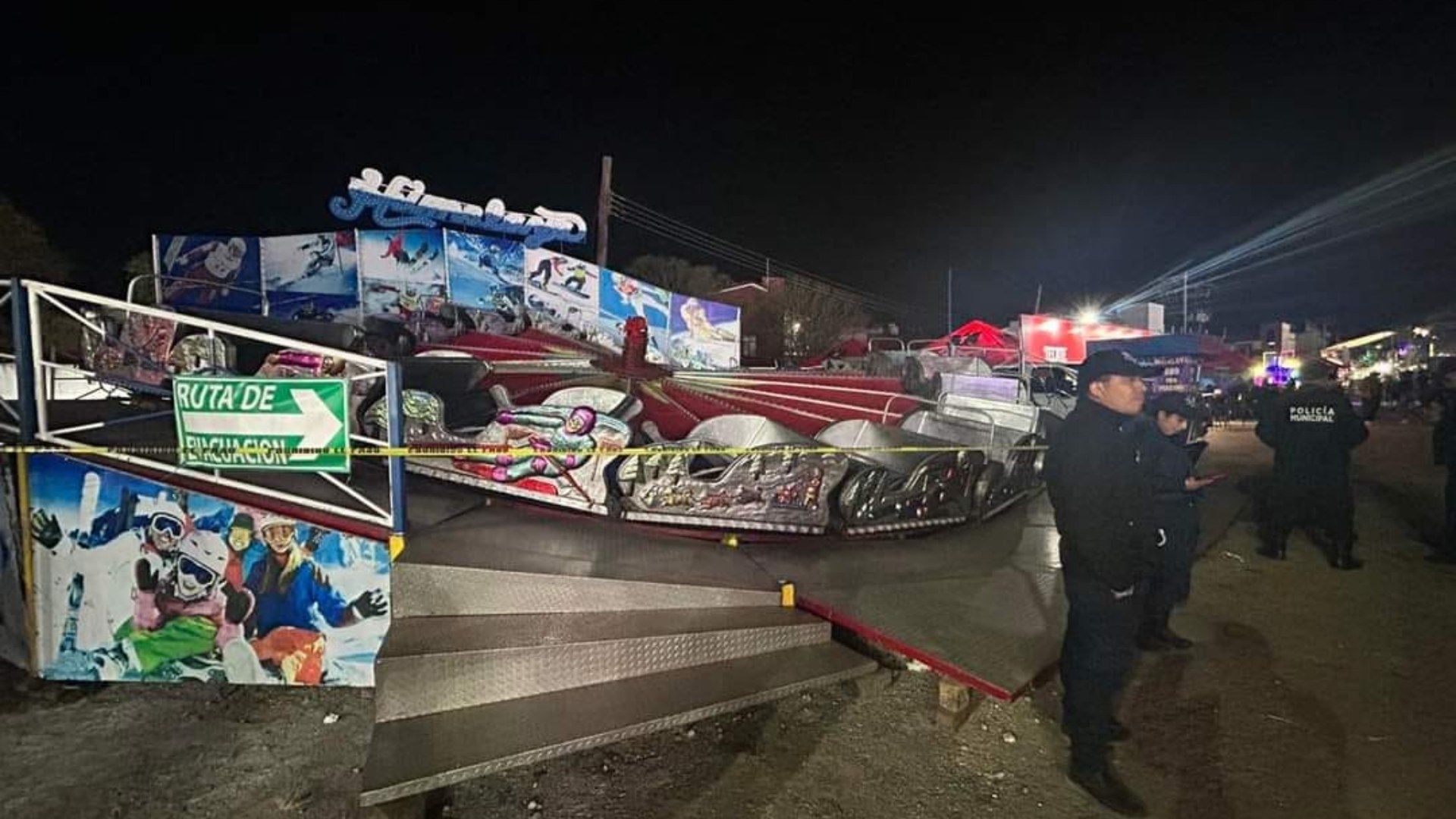 Mujer muere al salir proyectada de juego mecánico de feria en Chiapas