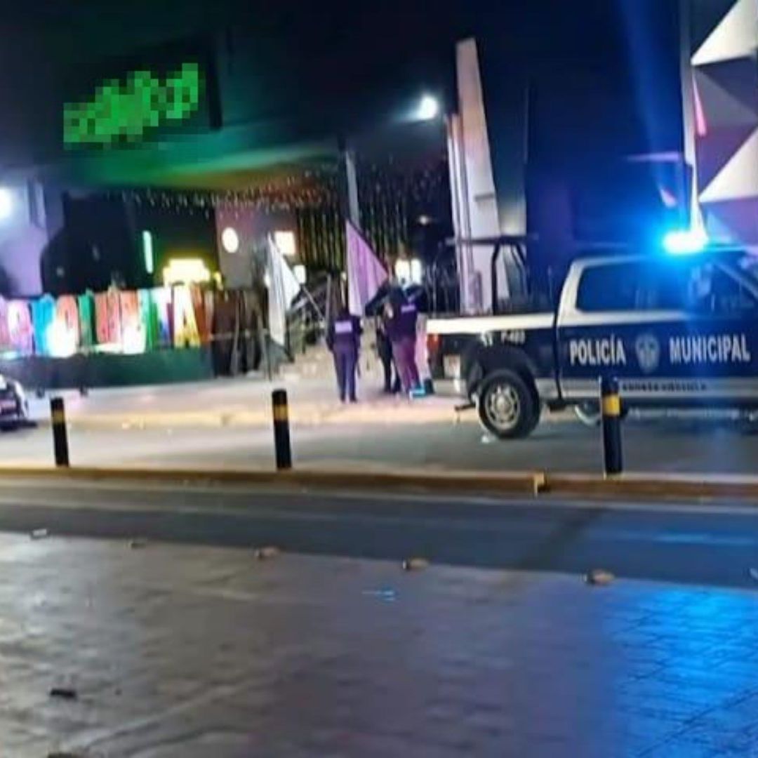 Un Muerto y un Lesionado por Riña y Balacera en Bar Distrito 29 en San Andrés Cholula, Puebla
