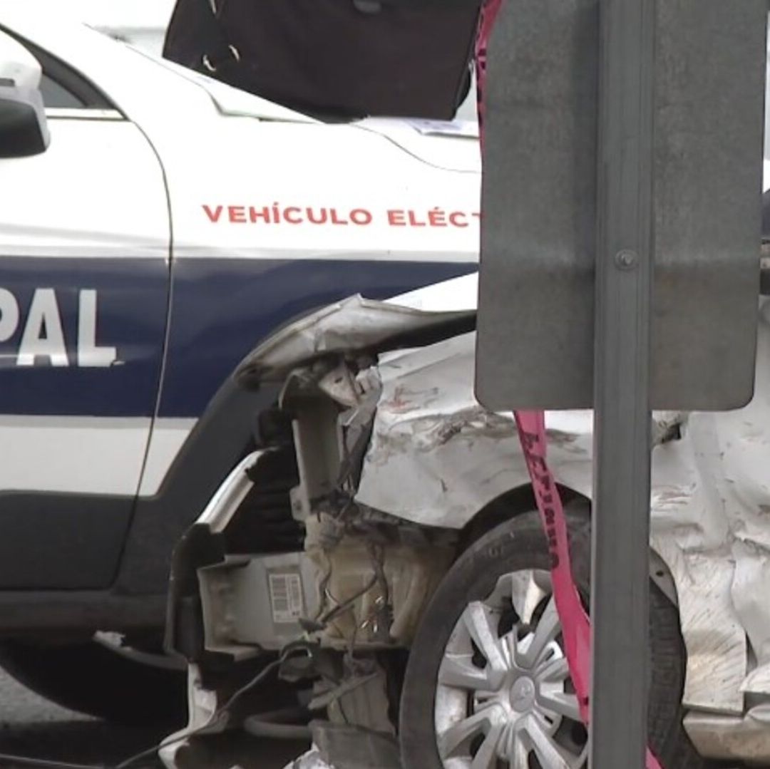 Aparatoso Choque entre Tres Autos en Bulevar Luis Encinas y Reforma en Hermosillo