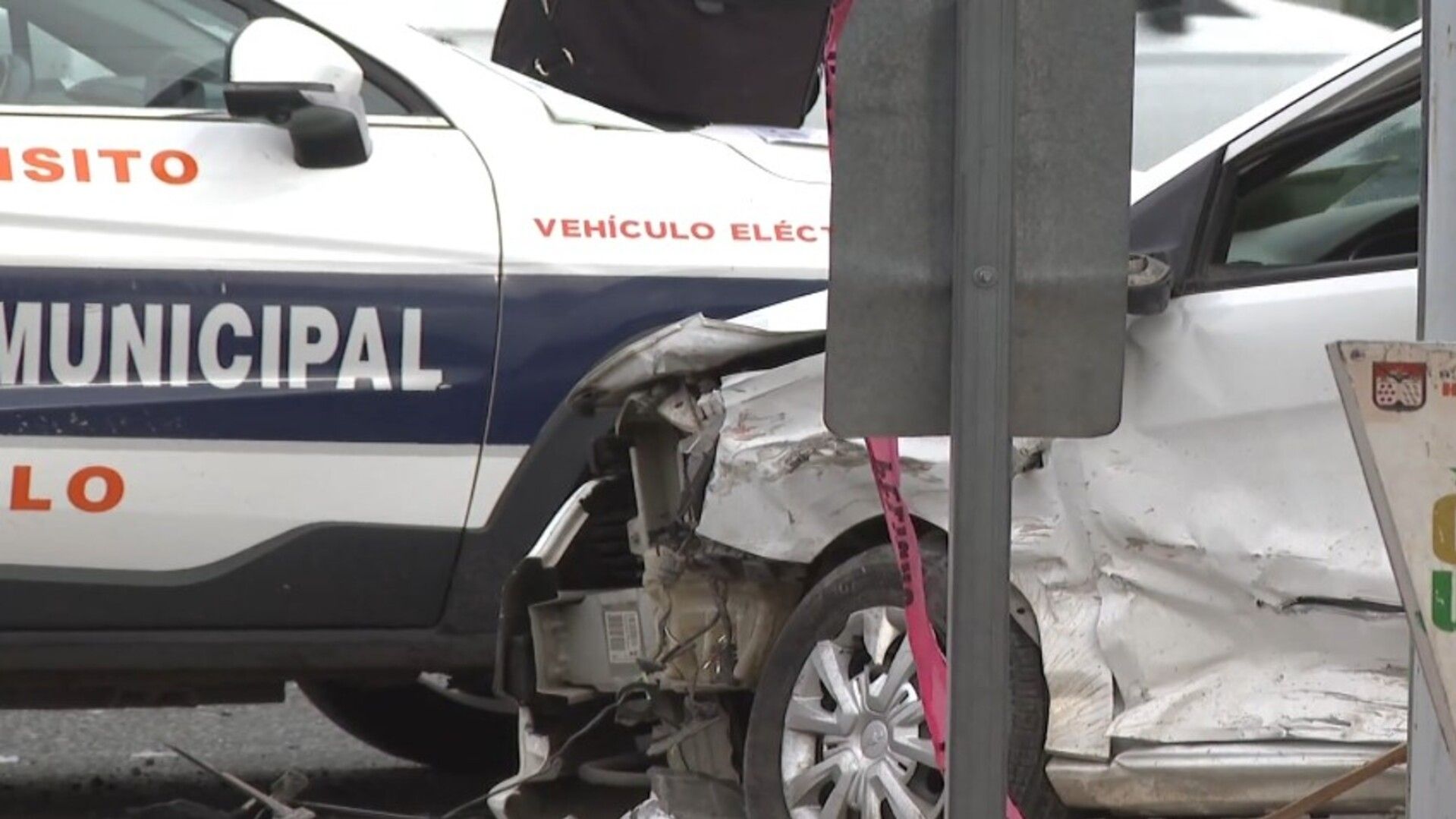 Aparatoso Choque entre Tres Autos en Bulevar Luis Encinas y Reforma en Hermosillo