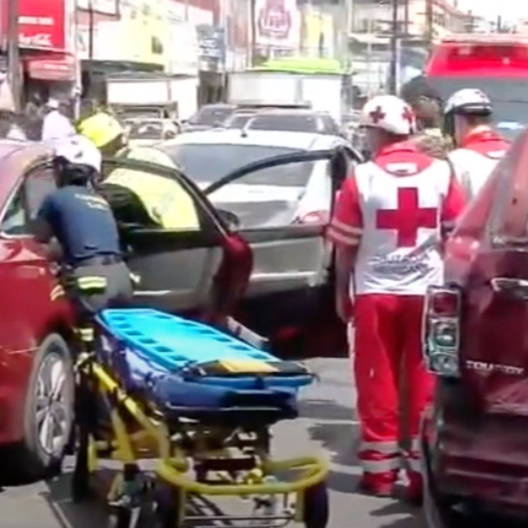 Choque múltiple en el centro de Monterrey