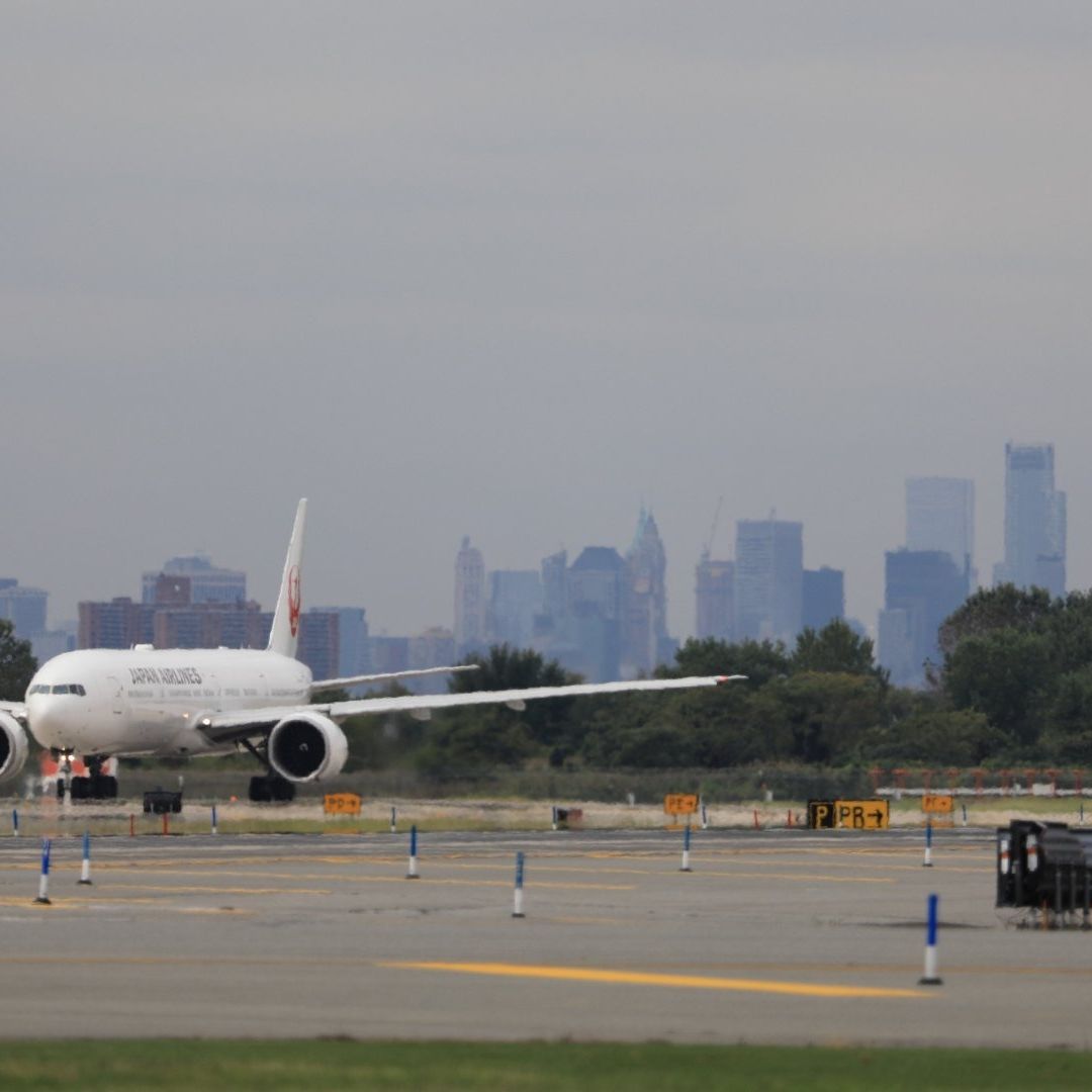 Aeropuertos de Nueva York y Nueva Jersey Cierran Tras Sismo de 4.8; Autoridades Temen Réplicas