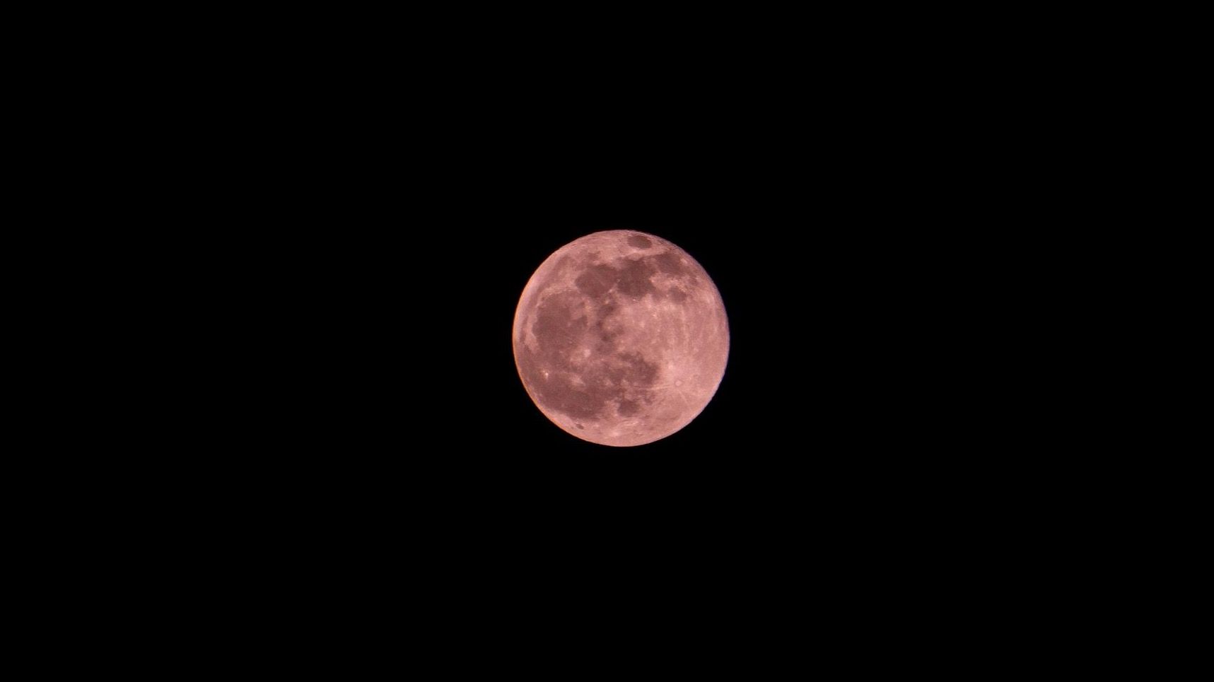 Luna rosa de abril fue una microluna, ¿qué significa?