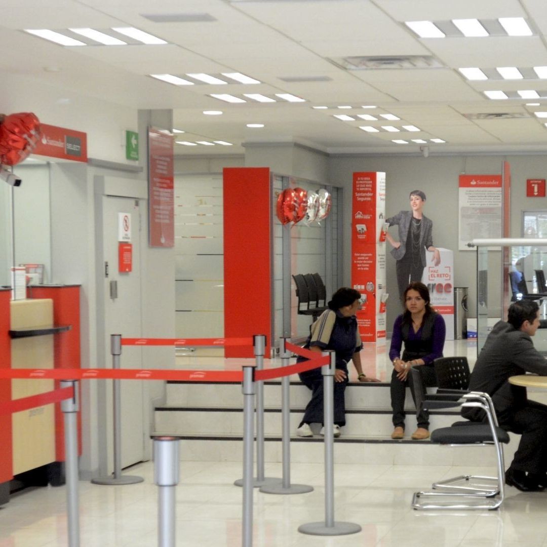 Bancos abren Jueves Santo 17 de abril 2025