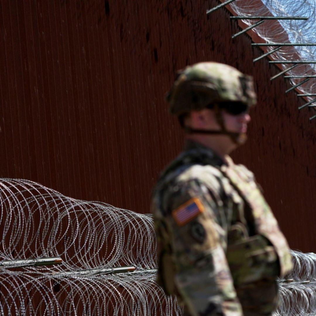 Ejército de Estados Unidos vigila la frontera con México