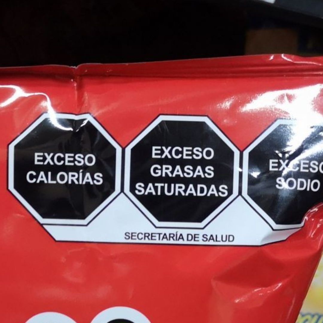 Etiquetado muestra los excesos de sodio, grasas y azúcares, entre otros