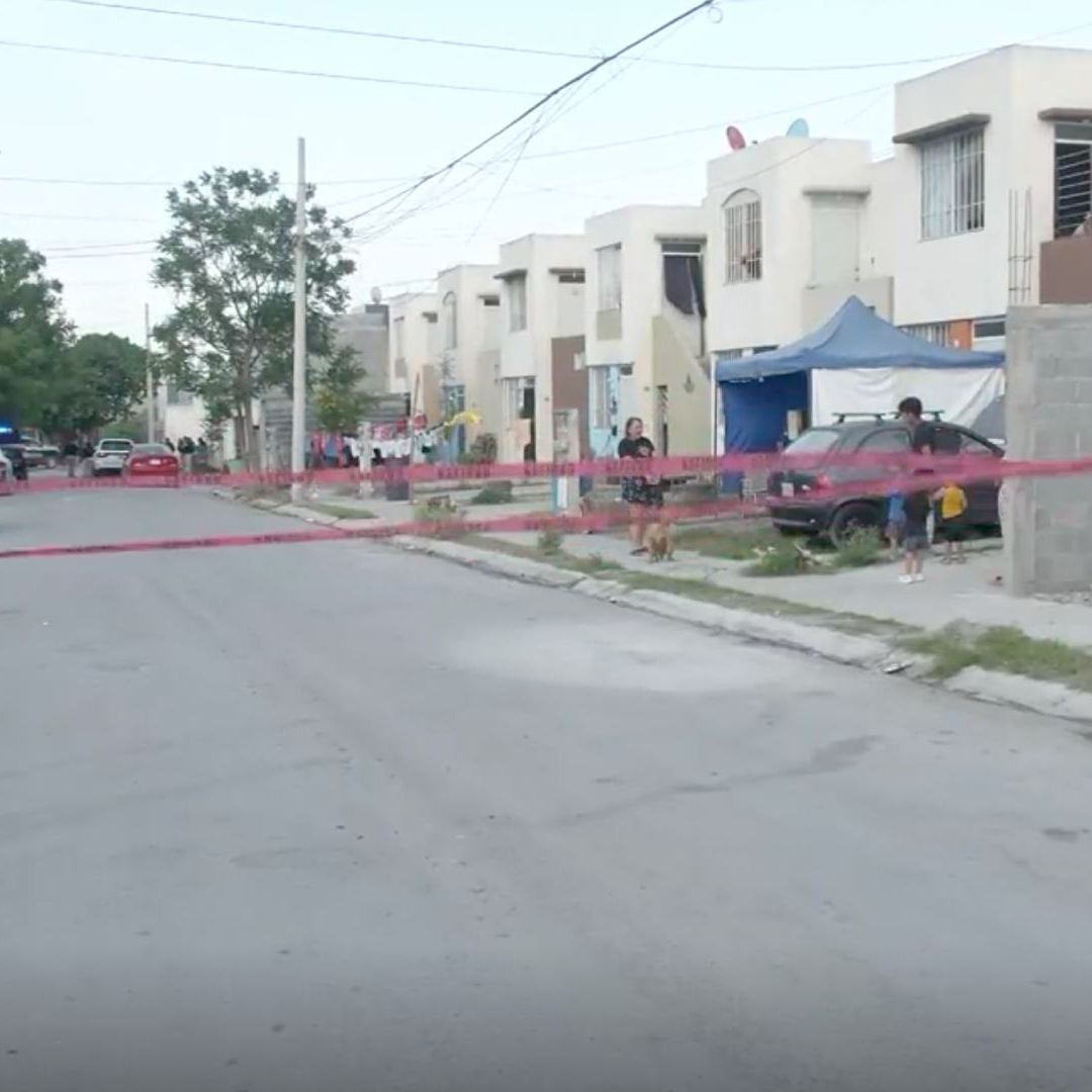 Paramédicos de la Cruz Roja atendieron a la mujer y confirmaron que ya no contaba con signos de vida.
