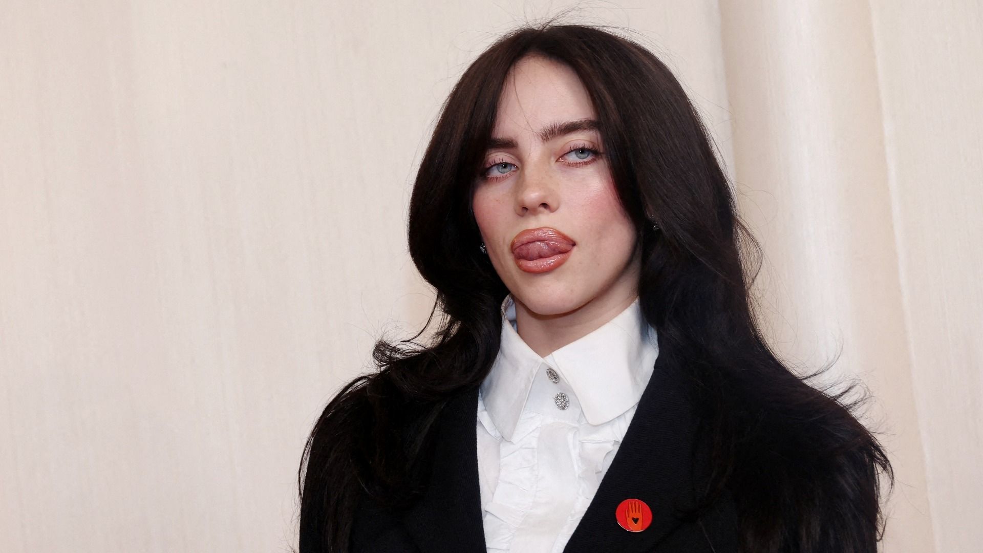 Billie Eilish anuncia lanzamiento de su tercer álbum de estudio