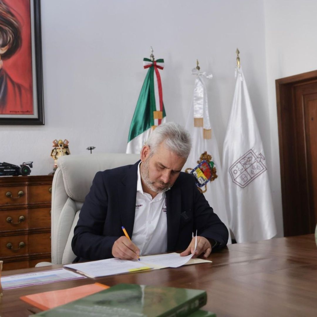 Publican decreto en Michoacán para prohibir narcocorridos en el estado.