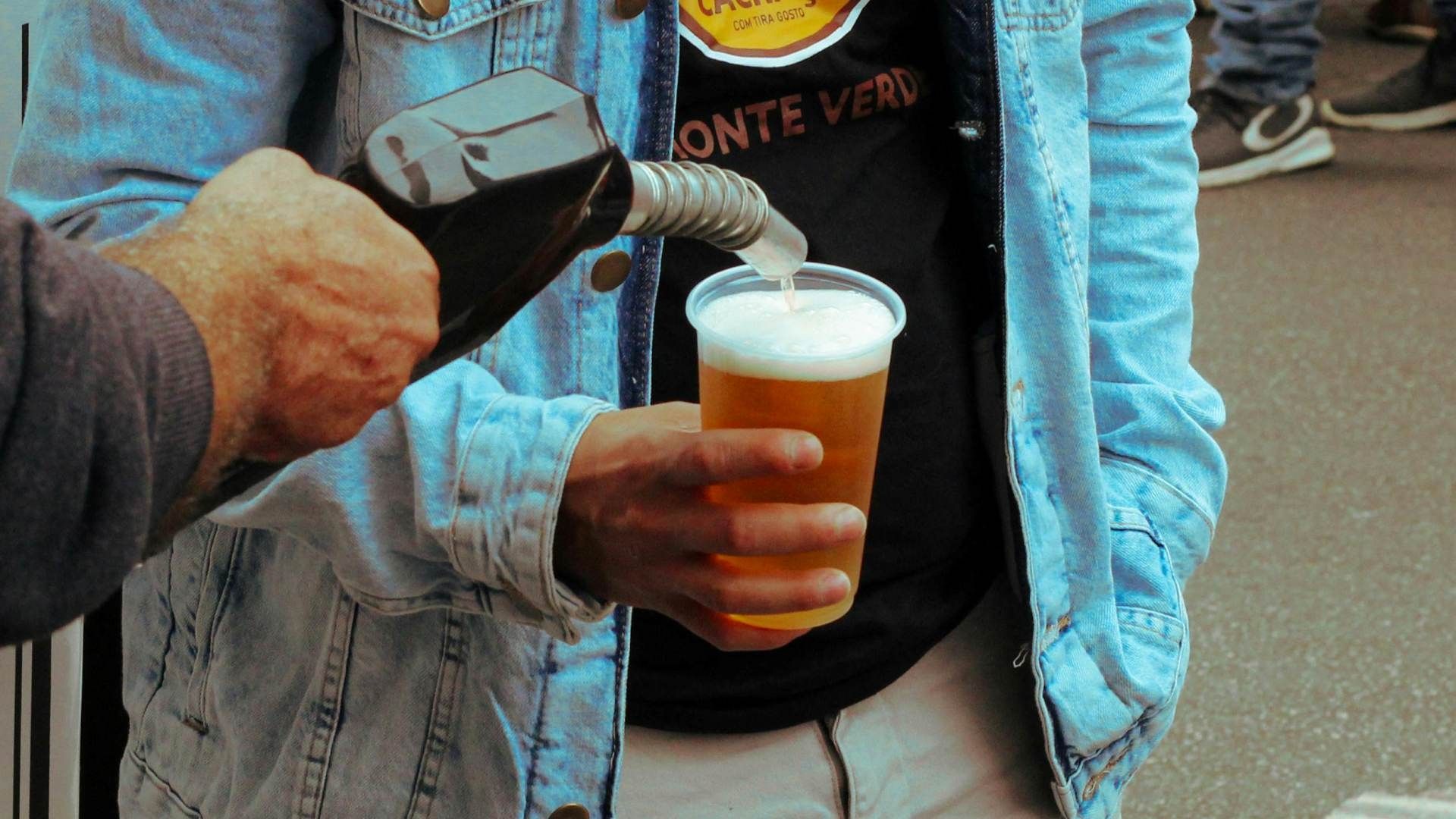 Autoridades piden evitar el consumo de bebidas alcohólicas en la vía pública. Foto: Pexels | Ilustrativa