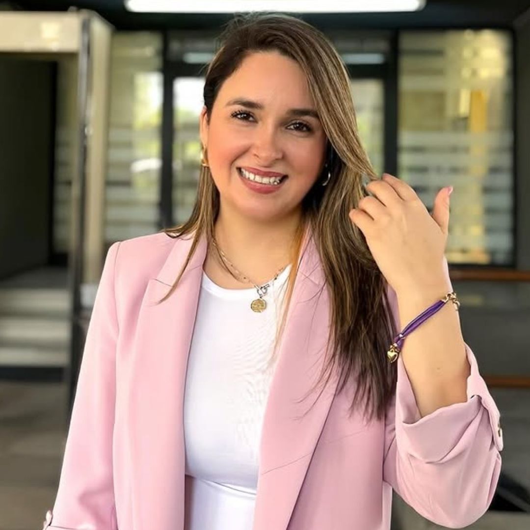 Valeria Macías en el Congreso del Estado de Nuevo León el día que fue aprobada la Ley Valeria