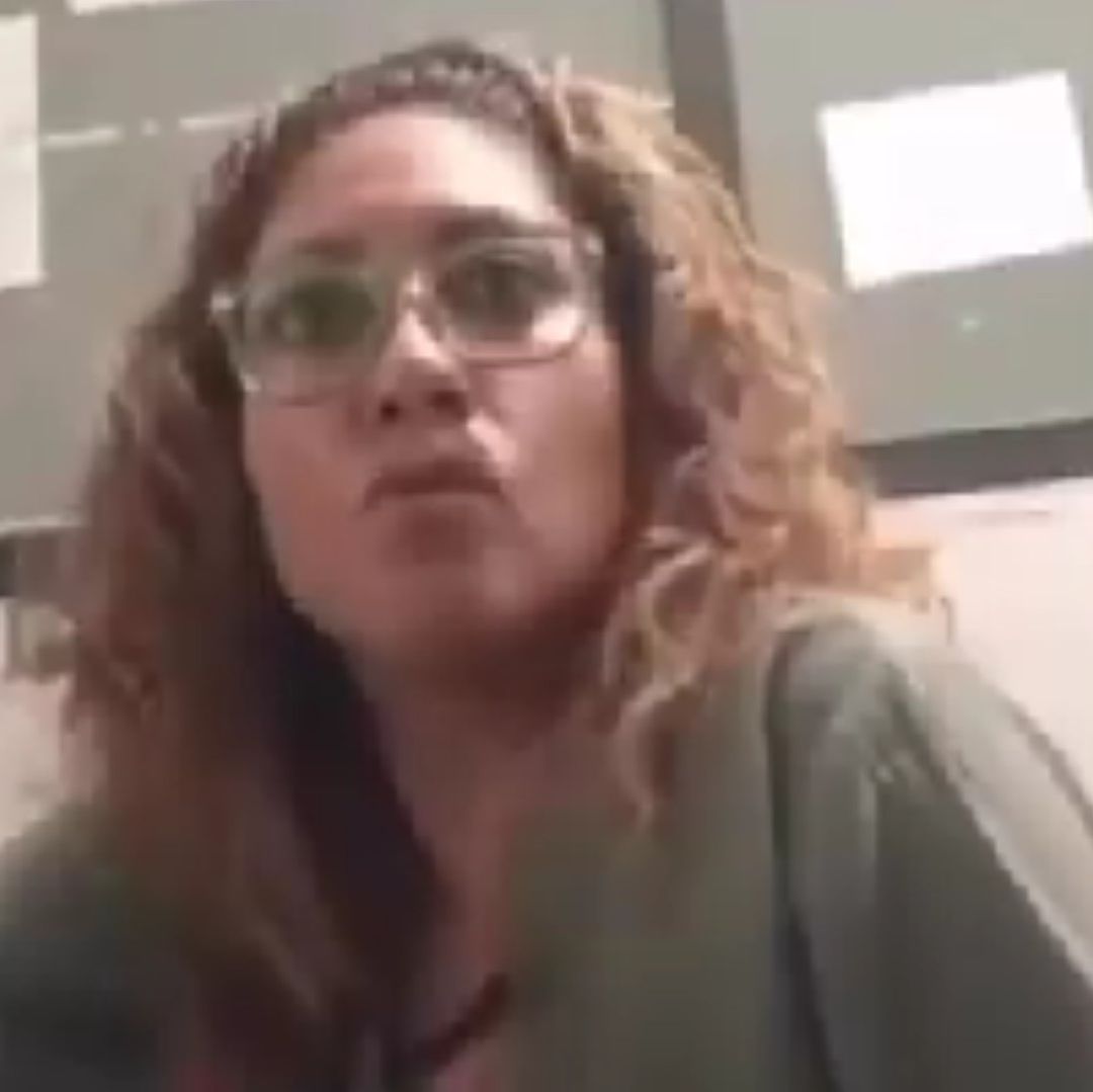 No se han dado a conocer más detalles sobre la identidad de la trabajadora.