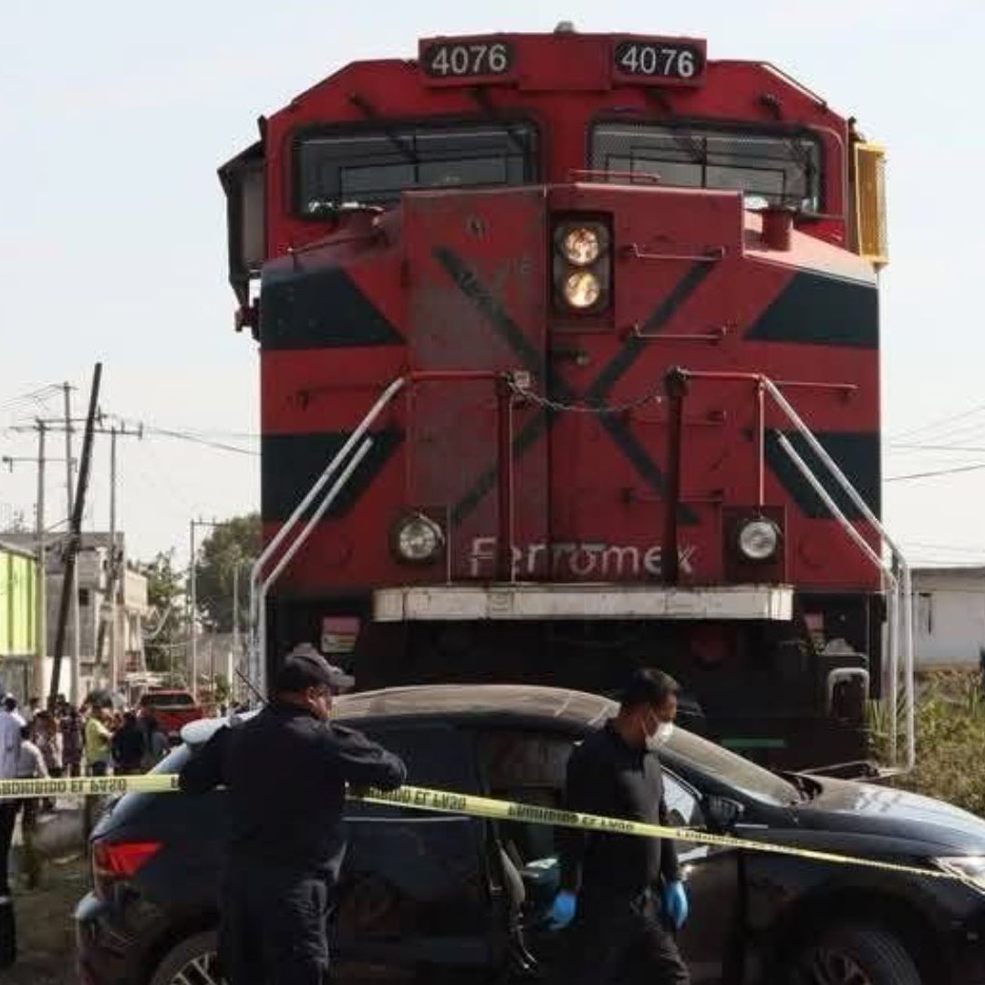 Tren Embiste a Ibiza en Amaxac de Guererro Tlaxcala; Hay Dos Mujeres Muertas por el Accidente