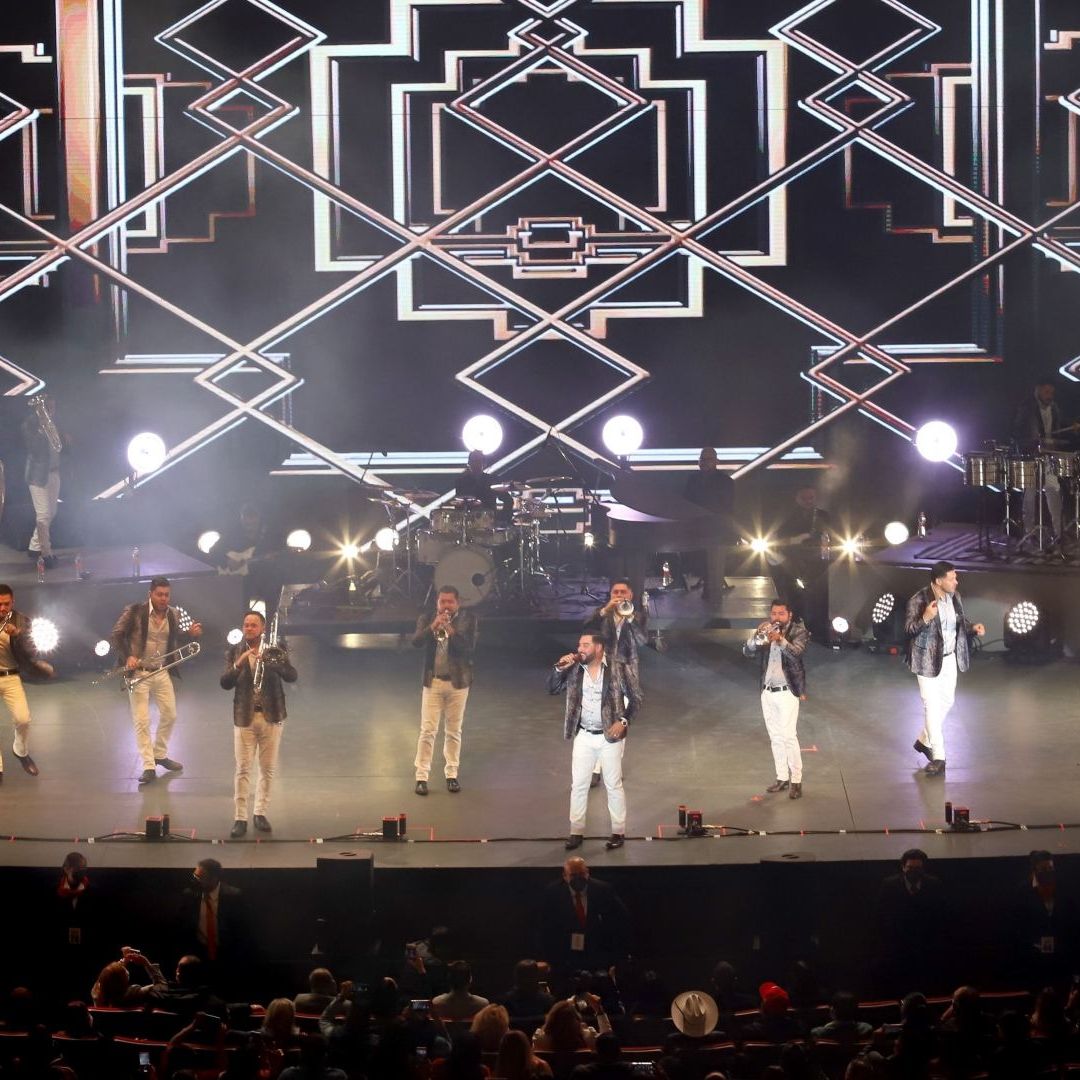 AMLO Invita a la Banda MS para su Último Grito de Independencia