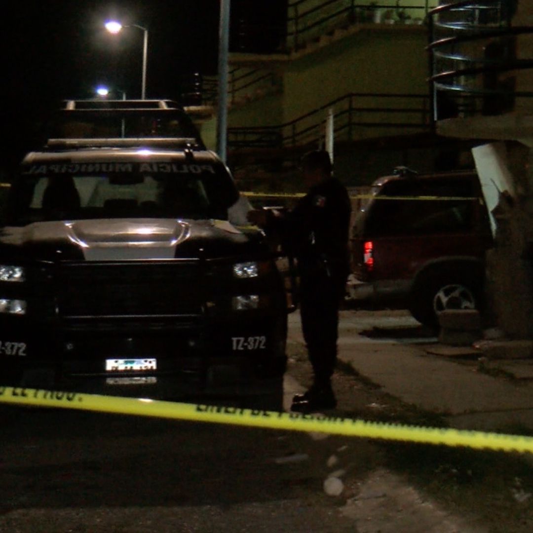 Padre Localiza a Su Hijo Estrangulado en el Baño de Su Departamento