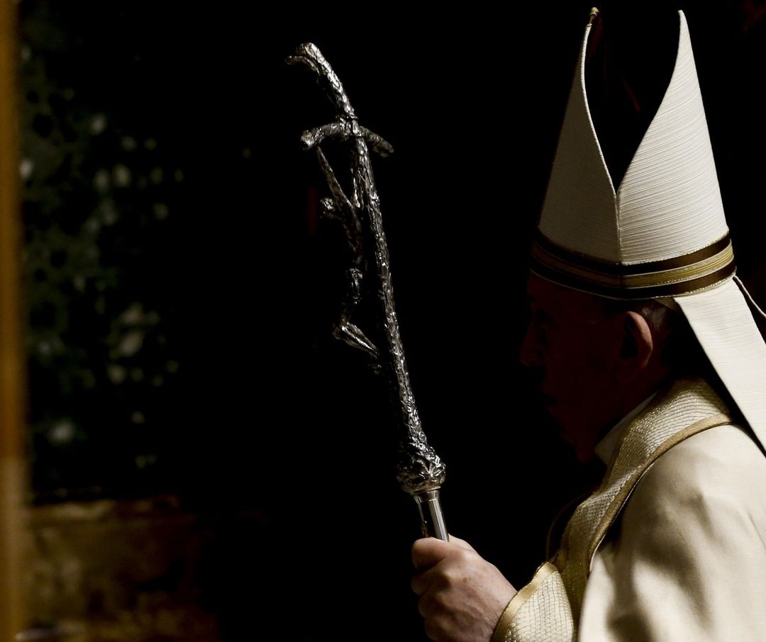 El Camarlengo asume funciones temporales tras la muerte del Papa