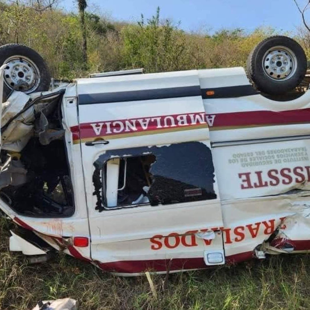 ¡Tragedia! Ambulancia Vuelca Durante Traslado y Enfermera Pierde una Pierna