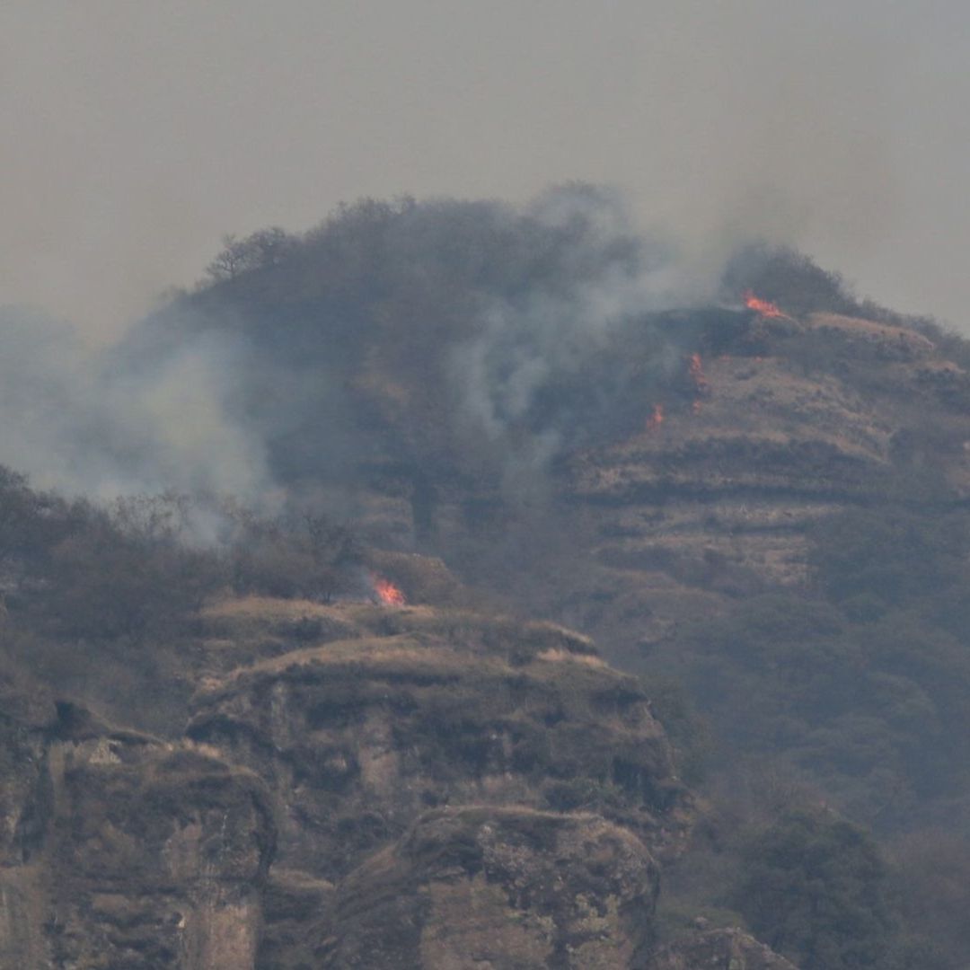 Combaten 107 incendios forestales en México.