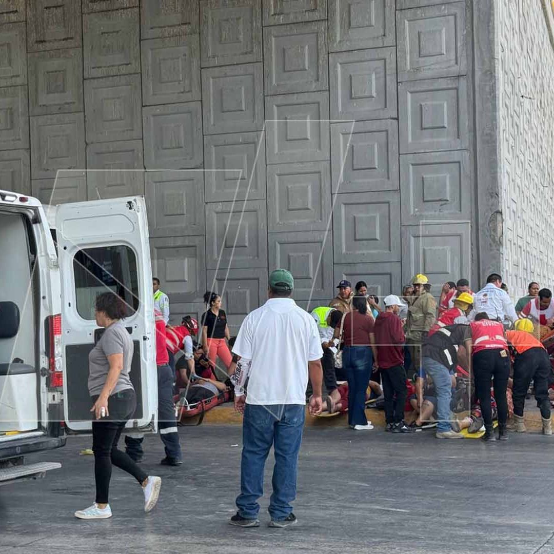 Camión Choca en Gómez Palacio y Deja 13 Personas Lesionadas