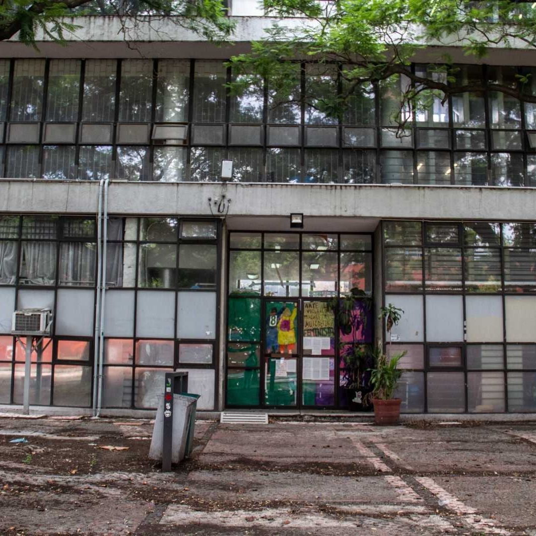 Facultad de Economía de la UNAM en julio de 2020